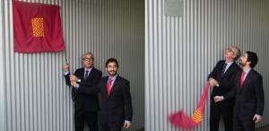 Josep Fèlix Ballesteros i Carles Castillo inaugurant la nova comissaria