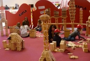 Un espai per fomentar la creativitat amb construccions de fusta al Parc de Nadal