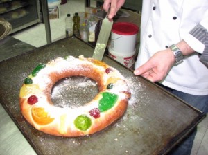 Un tortell de Reis, elaborat de forma artesanal