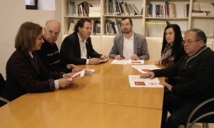Imatge de la trobada entre els representants del Consell Consultiu de la Gent Gran del Consell Comarcal del Tarragonès amb l’alcalde de Torredembarra, Daniel Masagué