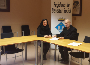 La regidora de Benestar Social, Francisca Felguera, i el president de Càritas a Torredembarra, Joan Cañas