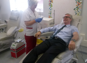 L'alcalde Ballesteros a la donació de sang