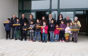 Nens i nenes del municipis de l'entorn han tallat la cinta inaugural