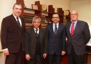 Albert Abelló, Mahmudul islam, conseller comercial de l'Ambaixada de Bangladesh a Espanya; Ikhtiar M. Chowdhury, Ambaixador i Sergi Vives