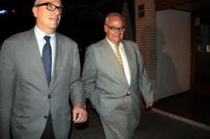 L'advocat Xavier Melero acompanyat del seu client, Josep Prat.