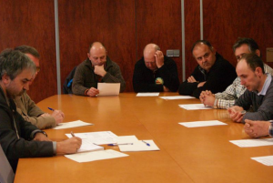 Imatge d'arxiu de la reunió entre representants d'UP i la Generalitat.