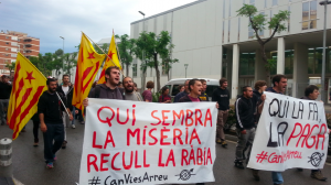 Els manifestants han recorregut l'avinguda Catalunya. Foto: Joan Marc Salvat