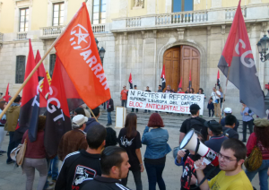 La manifestació ha acabat davant l'Ajuntament de Tarragona