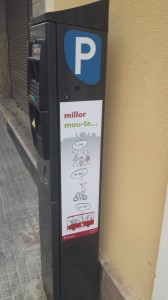 Una imatge de la campanya en un parquímetre. Foto: @TGNmobilitat