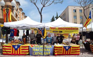 L'Assemblea Nacional Catalana al Tarragonès fent campanya.