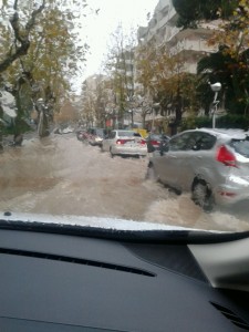 Aquest és l'aspecte del carrer Major de Salou, aquest diumenge