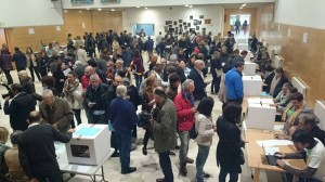 Jornada de votació a l'Institut Martí i Franquès de Tarragona