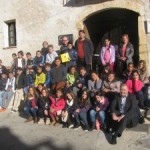Alumnes de l’escola Les Eres de Creixell s’interessen per l’Ajuntament i Cal Cabaler