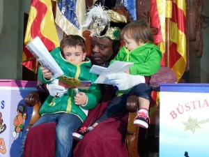 Els primers infants han portat les seves cartes a Tarragona. Foto: JM.Salvat