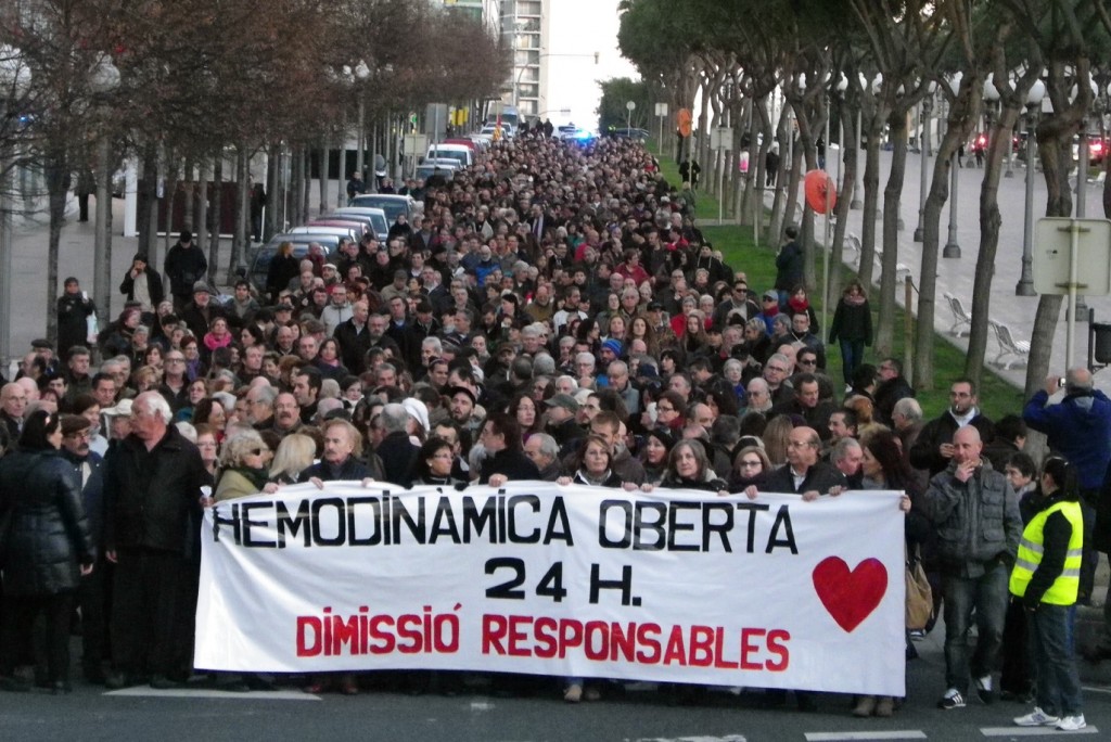 Manifestació en favor de la hemodinàmica 24 hores a Tarragona | Foto: Tarragona21