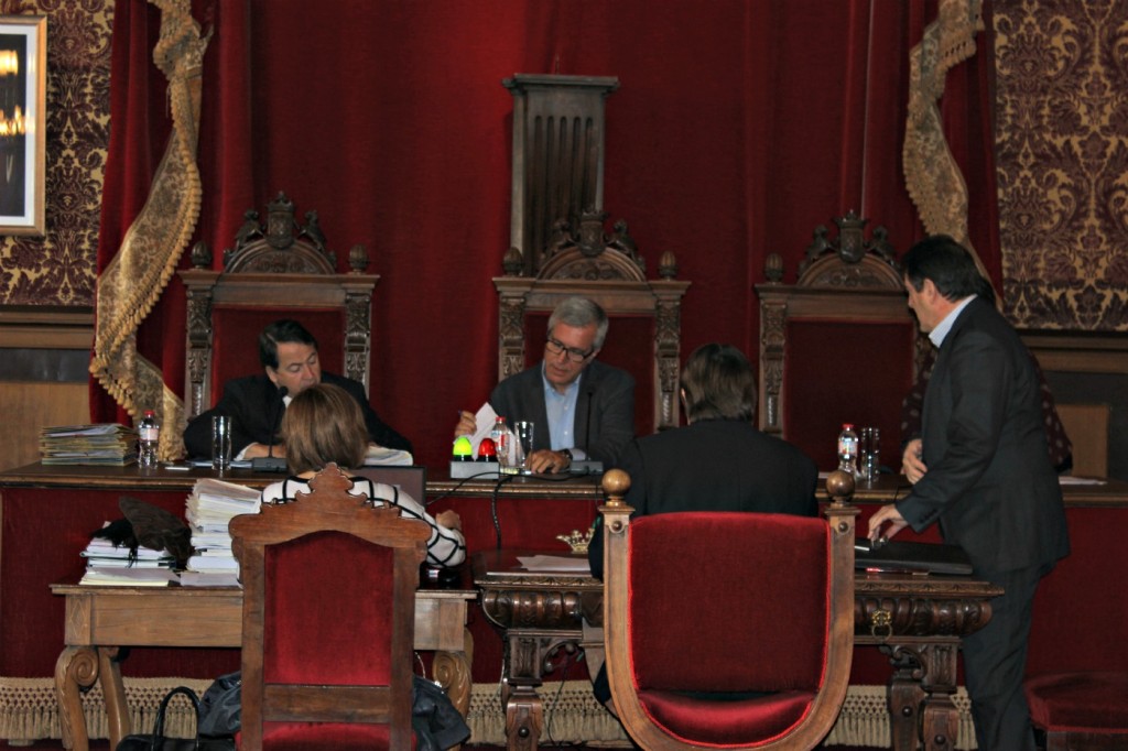 Imatge del plenari de l'Ajuntament de Tarragona amb l'alcalde Ballesteros al centre. Foto:Tarragona21