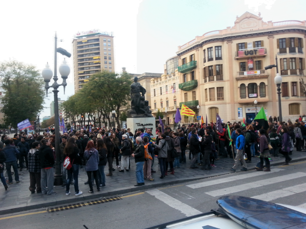 Més de 200 persones s'han mobilitzat en el Dia de la Dona. Foto: Tarragona21