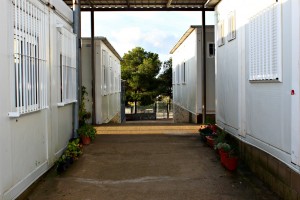 Els mòduls pre-fabricats en que es troba l'escola des de la seva obertura. Foto:Tarragona21