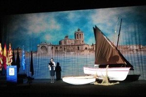 L'actriu Mercè Rovira, en un escenari mariner. Foto: Tarragona21