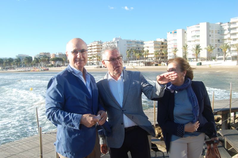 Josep Antoni Duran i Lleida, Pere Granados  i Martina Fourrier al passeig de Salou. Foto: Tarragona21