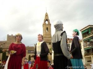 Ballada de geants en una edició anterior de la esta. Foto: Ajuntament de Creixell