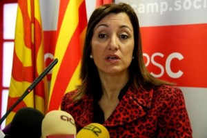 Núria Segú declarant als mitjans. Foto: Cedida