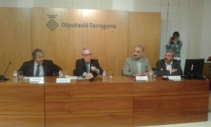 Reunió d'alcaldes i consells comarcals per fer front a l'acollida dels refugiats. Foto: Tarragona 21
