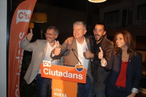 Els quatre primers de la llista de Ciutadans  celebren la victoria. Foto: Tarragona21