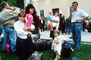 Refugiats arriben a Travnik, a la Bòsnia central, durant les guerres iugoslaves, el 1993. Foto: www.sapiens.cat