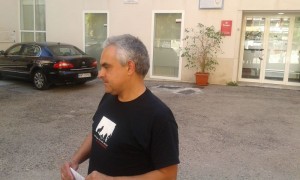 El regidor de la CUP Jordi Martí durant l'escorcoll pel cas Inipro. Foto: Tarragona21
