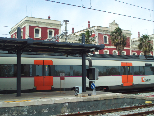  Renfe gestiona un servei alternatiu per carretera per a l'R16 i els trens del corredor mediterrani