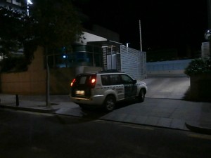 Vehicles de la Guàrdia Civil, conduint el tresorer a Comandància el passat dia 3. Foto: Tarragona21