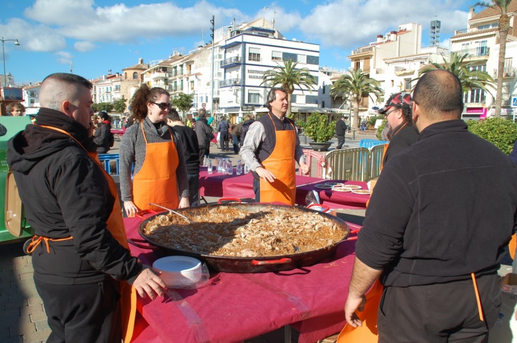 Una de les paelles que s'han servit a Cambrils. Foto: Tarragoan 21