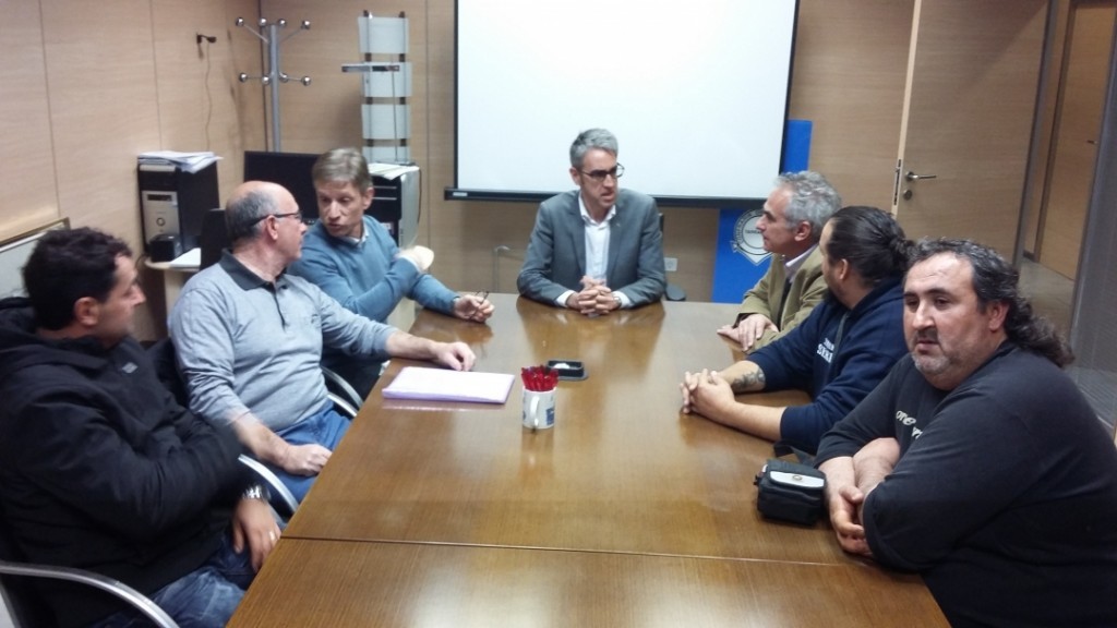 Imatge de la reunió entre la Generalitat i els pescadors de Tarragona. Foto:Tarragona21