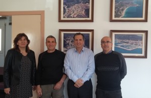 La regidora d'Esports, Cristina Borràs, el president del Centre Excursionista Serres del Mestral, Josep Gavira; l'alcalde, Alfons Garcia; i el president del centre Cultural, Esportiu i Recreatiu de Vandellòs (CCERV), Jordi Gil