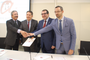 Imatge de la signatura del conveni entre Interior, Telefònica i la URV. Foto: Tarragona 21