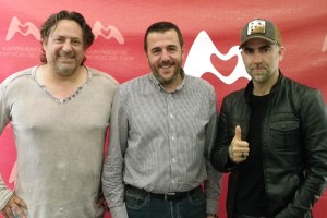 D'esquerra a dreta, el rgidor, l'alcalde i el director d'organització d'Eternal Running. Foto: Tarragona21