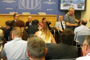 Un moment de la reunió entre representants de la Generalitat, municipis i comerciants. Foto: Tarragona21