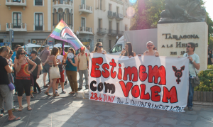 Concentració del col·lectiu LGTB als despullats de Tarragona. Foto: Tarragona 21