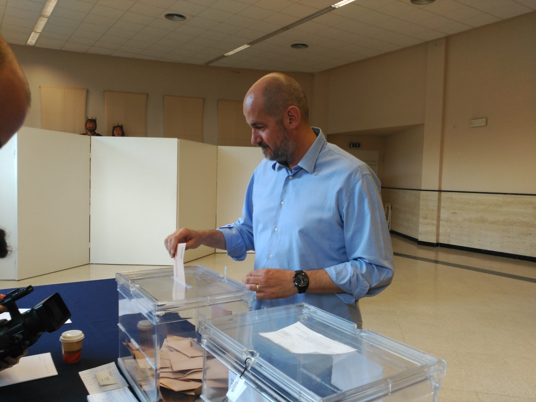 Jordi Roca votant a El Catllar. Foto: Cedida
