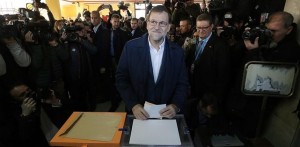 Mariano Rajoy, votant en uns comicis anteriors