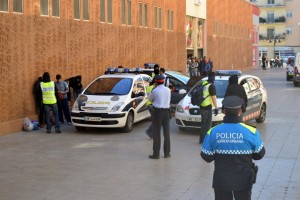 Dispositiu policial de seguretat i civisme al carrer Escultor Rocamora. Foto: Ajuntament de Reus. 