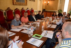 Imatge de la reunió mantinguda avui a l'Ajuntament de Tarragona amb els responsables de les seus dels Jocs. Foto: Cedida