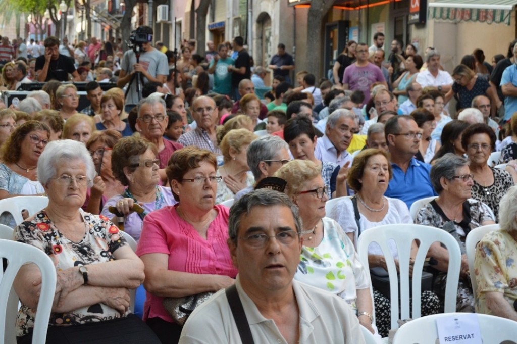 Centenars de persones han seguit el pregó de David Fernández. Fotos. Tarragona21