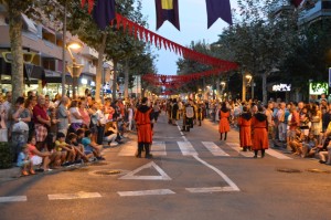 El públic ha omplert els carrers en tot el recorregut de la marxa. Foto: Tarragona21