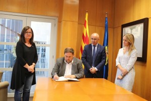 Oriol Junqueras i el delegat de la Generalitat a Tarragona, Òscar Peris, amb l'alcaldessa