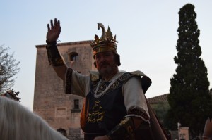 El rei Jaume abandona la Torre Vella per dirigir-se al port per salpar en direcció a Mallorca. Foto: Tarragona21