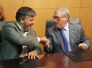 El president de la Diputació, amb l'alcalde de Valls, Albert Batet