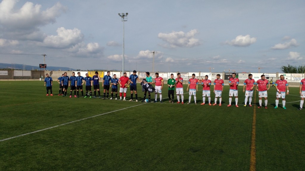 L'equip masculí del FC Tarraco just abans de la seva victòria contra el Vallmoll. Foto: Cedida