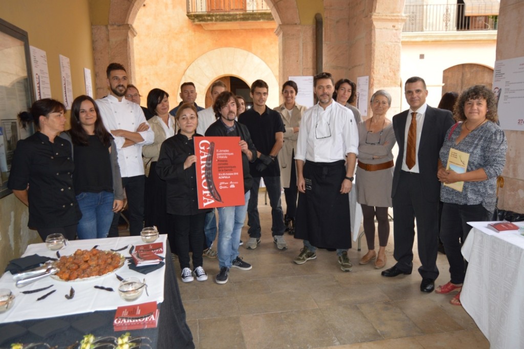 Restauradors, experts i autoritats, durant la presentació de les Jornades. Foto: Tarragona21
